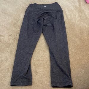 heathered grey 3/4 length lululemon leggings